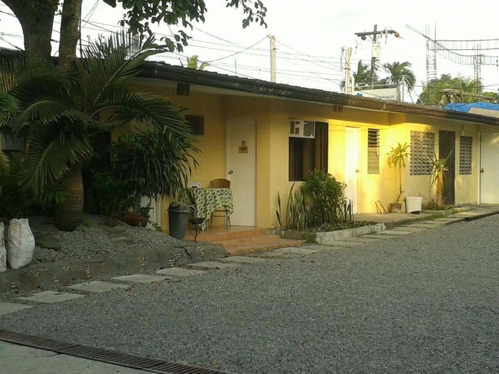 11Th Street Bed And Breakfast Bacolod Buitenkant foto