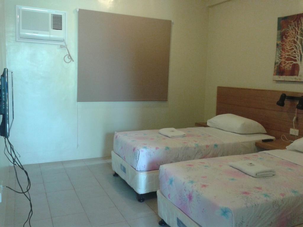 11Th Street Bed And Breakfast Bacolod Buitenkant foto