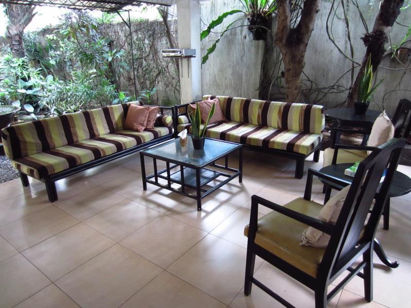 11Th Street Bed And Breakfast Bacolod Buitenkant foto