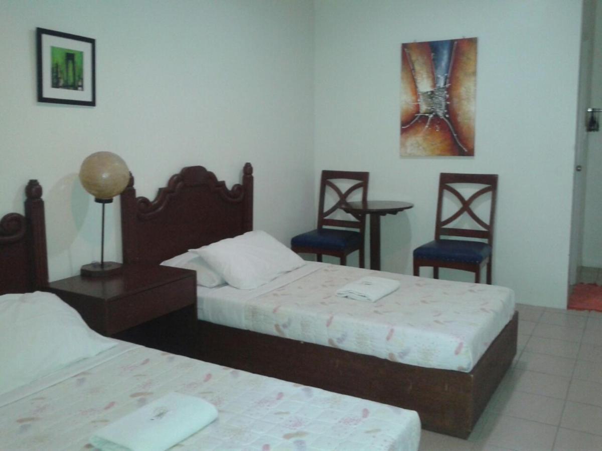 11Th Street Bed And Breakfast Bacolod Kamer foto