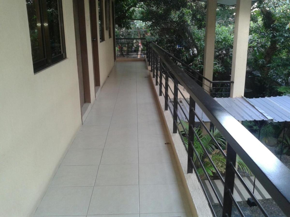 11Th Street Bed And Breakfast Bacolod Buitenkant foto