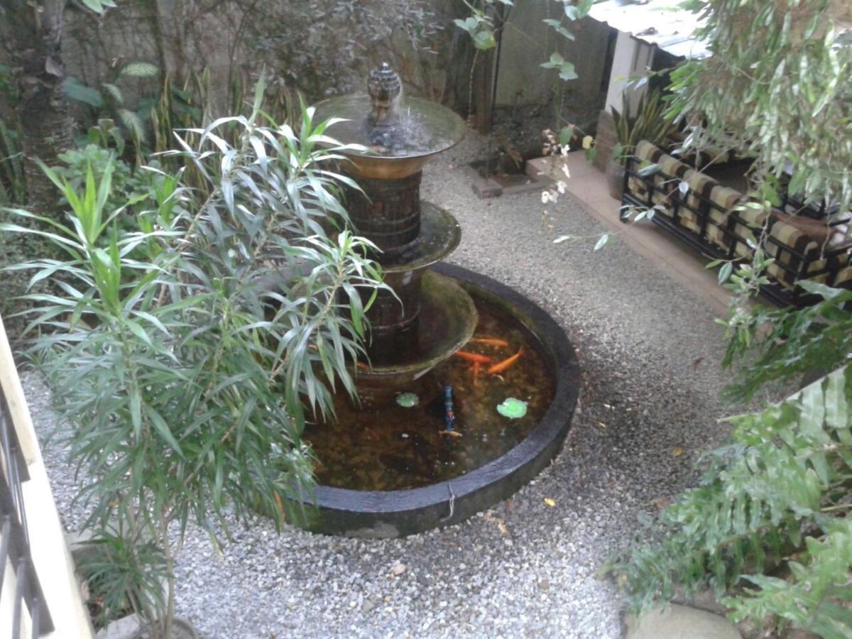 11Th Street Bed And Breakfast Bacolod Buitenkant foto